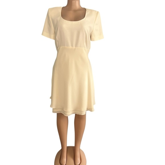 Maggy London by Kenneth Nolan Off White Vintage Short Sleeve Dress - Picture 2 of 9